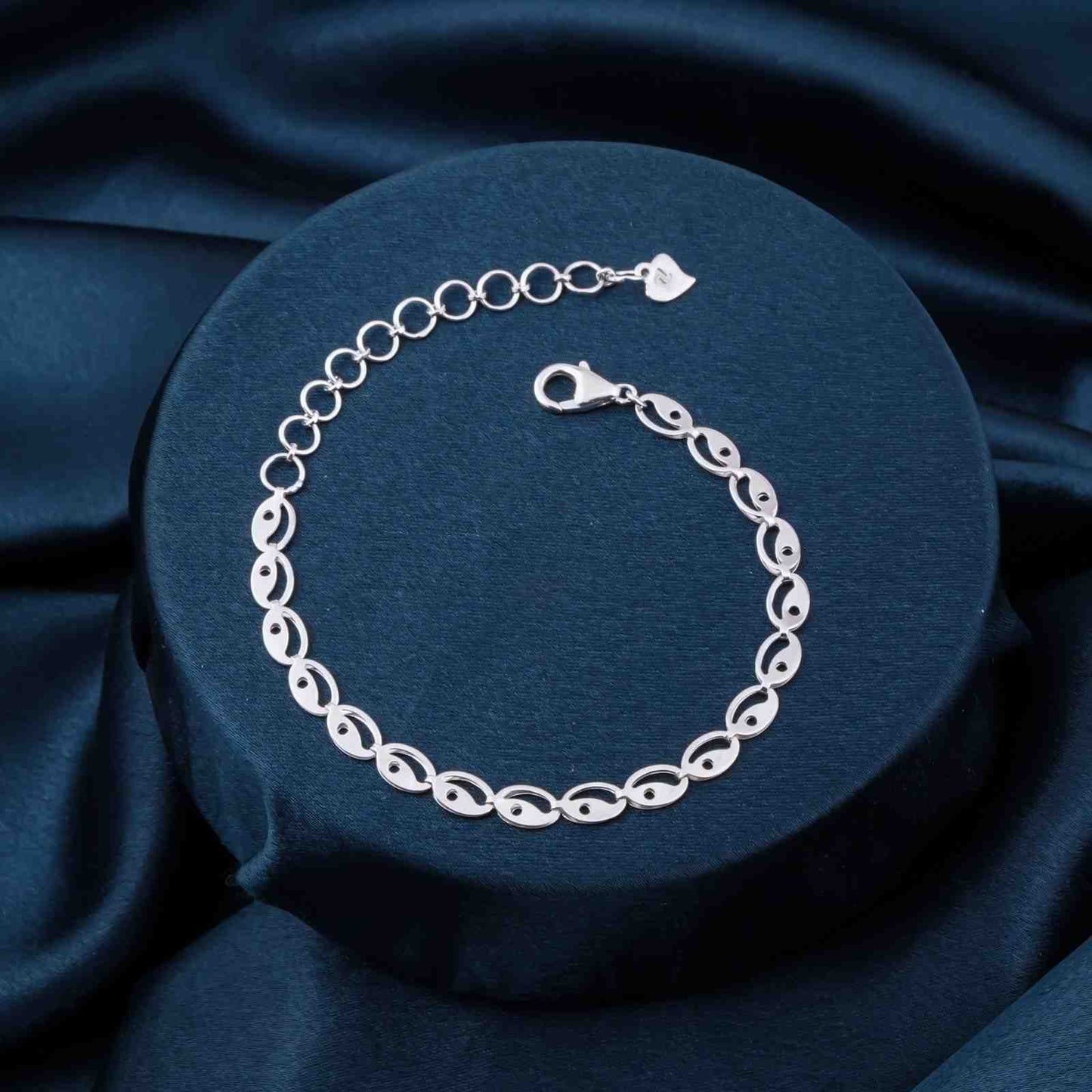 Silver Eye Oval Linking Bracelet