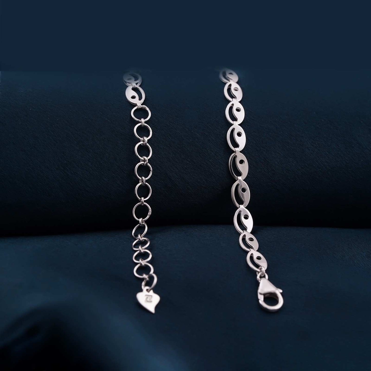 Silver Eye Oval Linking Bracelet