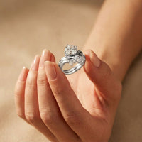 2.85 Ct Round Cut Moissanite Crowned Contour Ring Set for Women