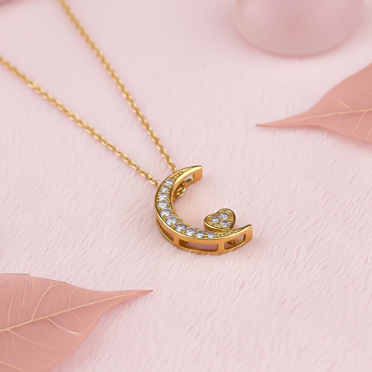 Silver Moon to Heart Necklace Gold Vermeil (2.5 Micron) - product view