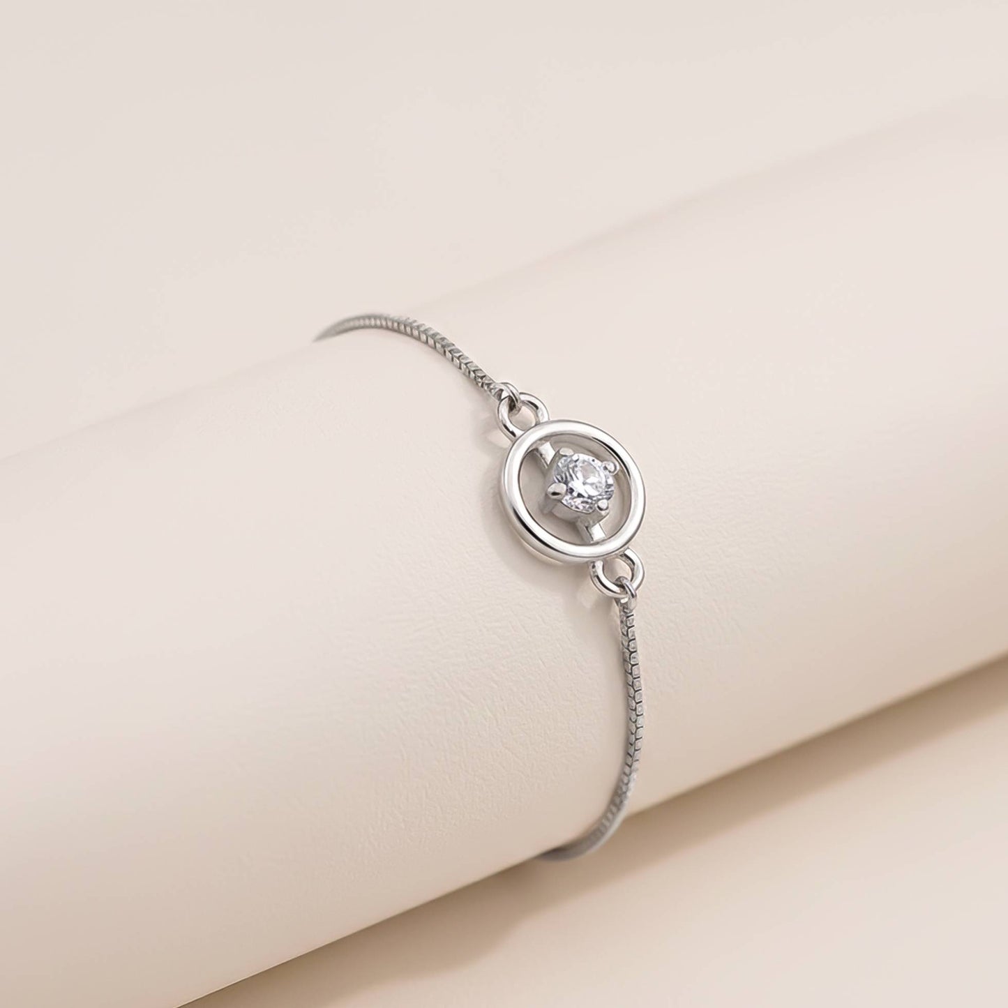 Silver Solitaire Circle Bracelet