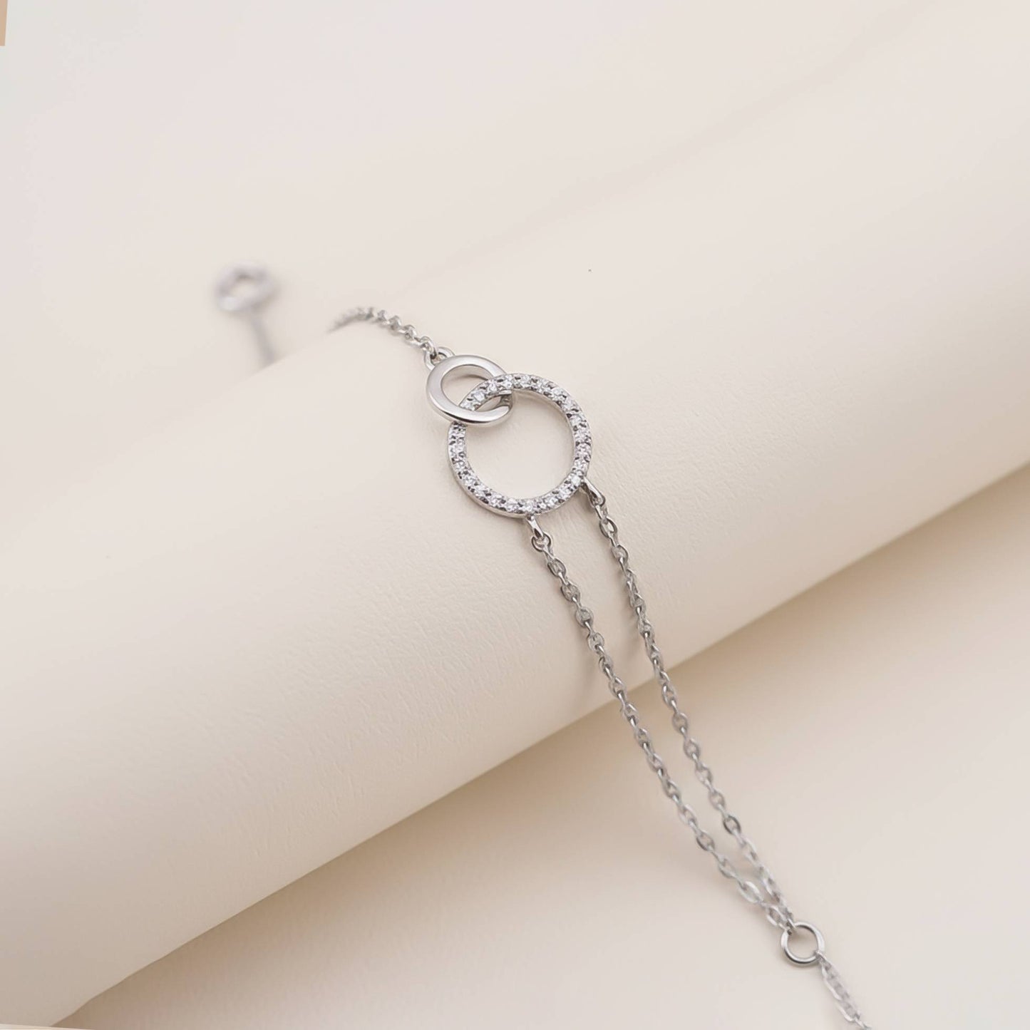 Silver Interlocking Circle Bracelet