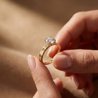 1CT Round Lab Grown Diamond Velvet Arc Ring Gold