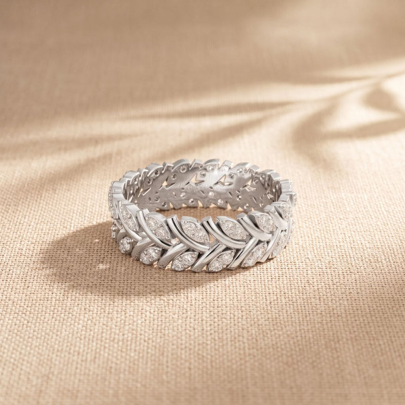 0.40CTW Round Cut Leaf Motif Lab Grown Band For Women White