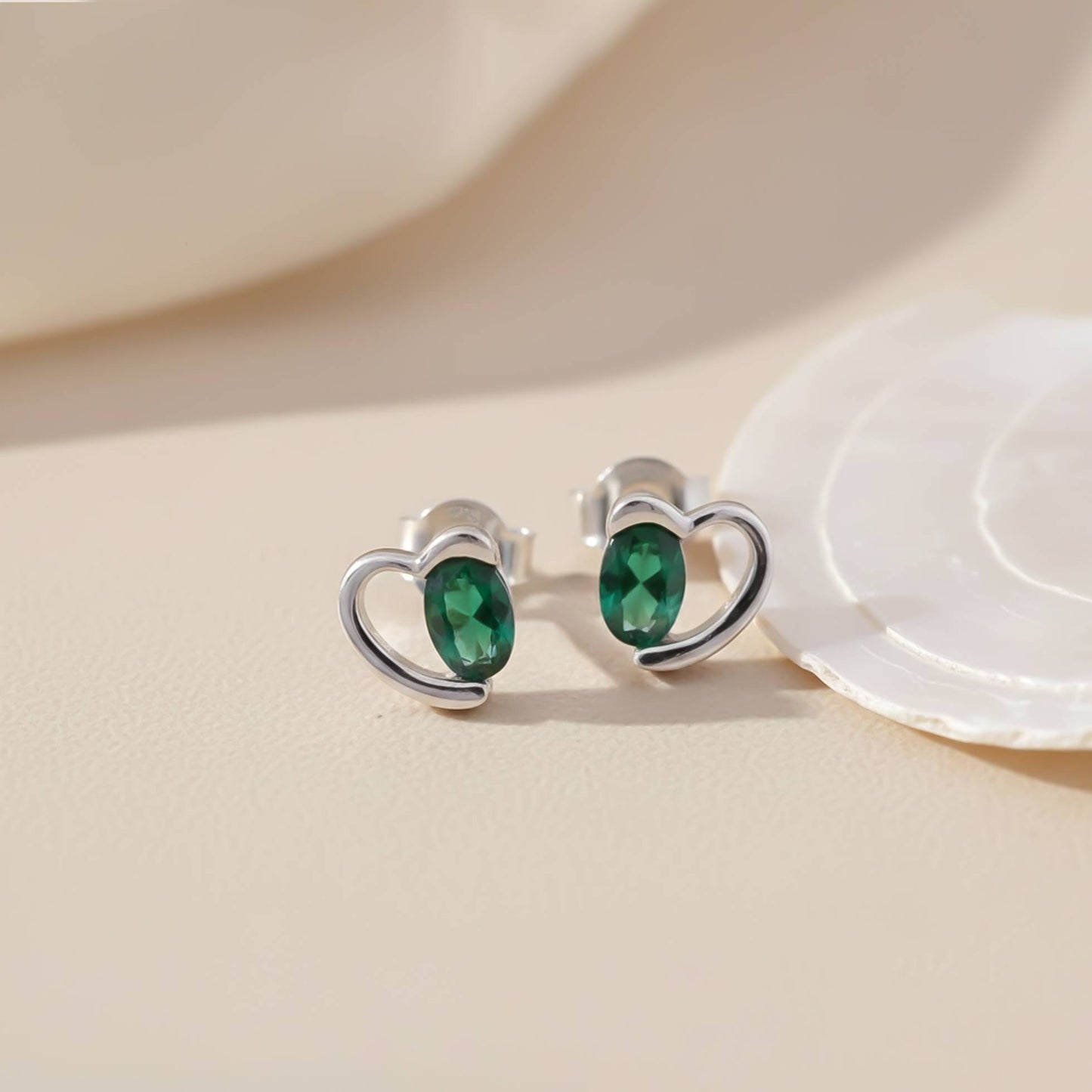 925 Sterling Silver Green Emerald Heart Love Stud