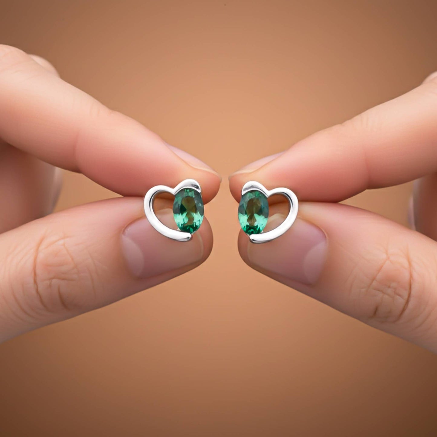 925 Sterling Silver Green Emerald Heart Love Stud