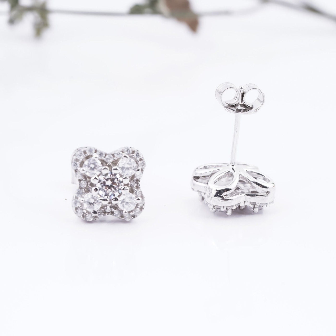 1Ct Moissanite Clover Stud Earrings White