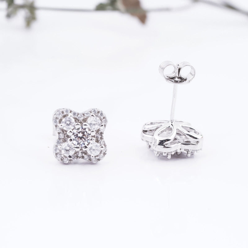 1Ct Moissanite Clover Stud Earrings White