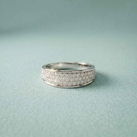 0.95 Ct Round Cut Moissanite Men's Pavé Band Ring