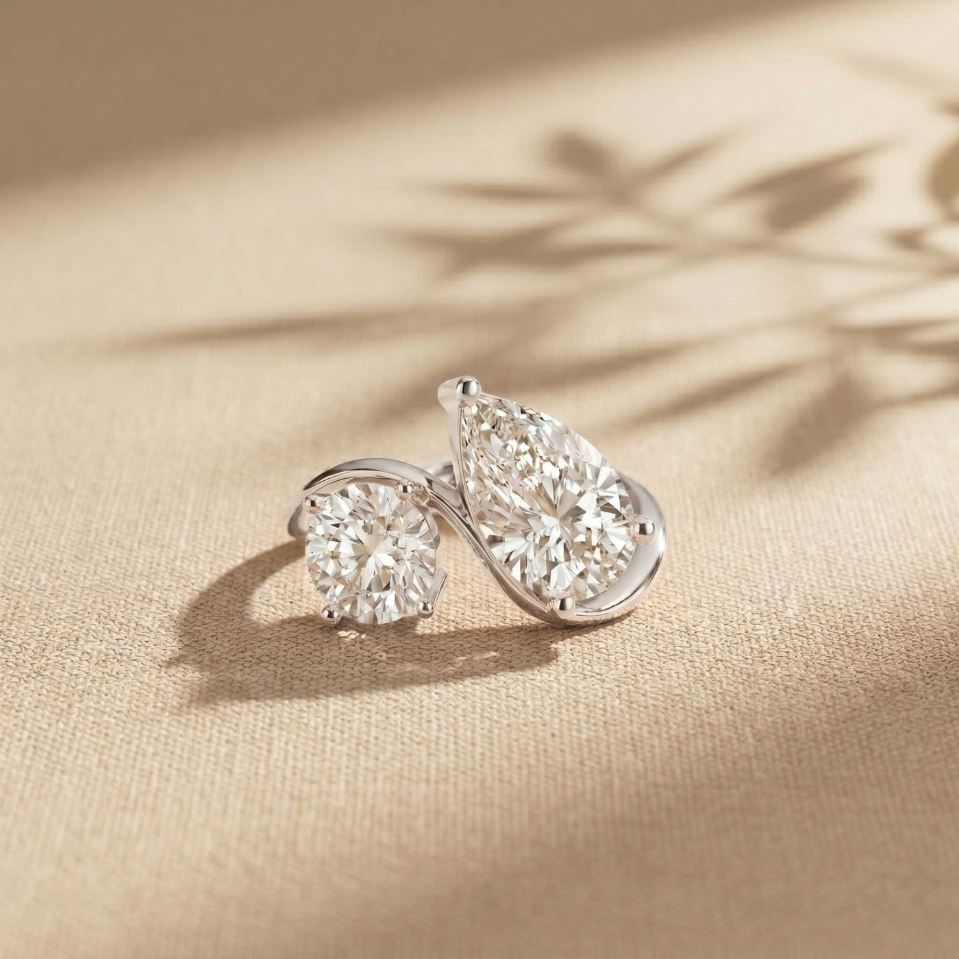 2.9 Ct Pear & Round Cut Moissanite Bypass Toi et Moi Ring