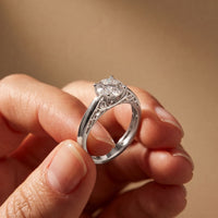 1.00 Ct Round Cut Vintage Filigree Moissanite Ring White