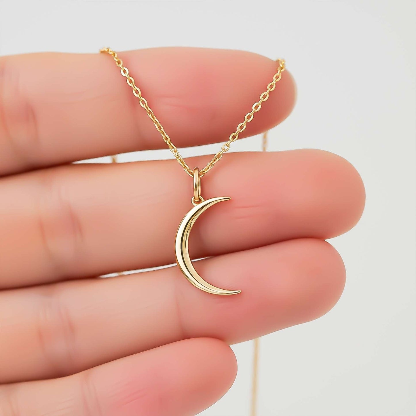 Silver Stunning Moon Pendant