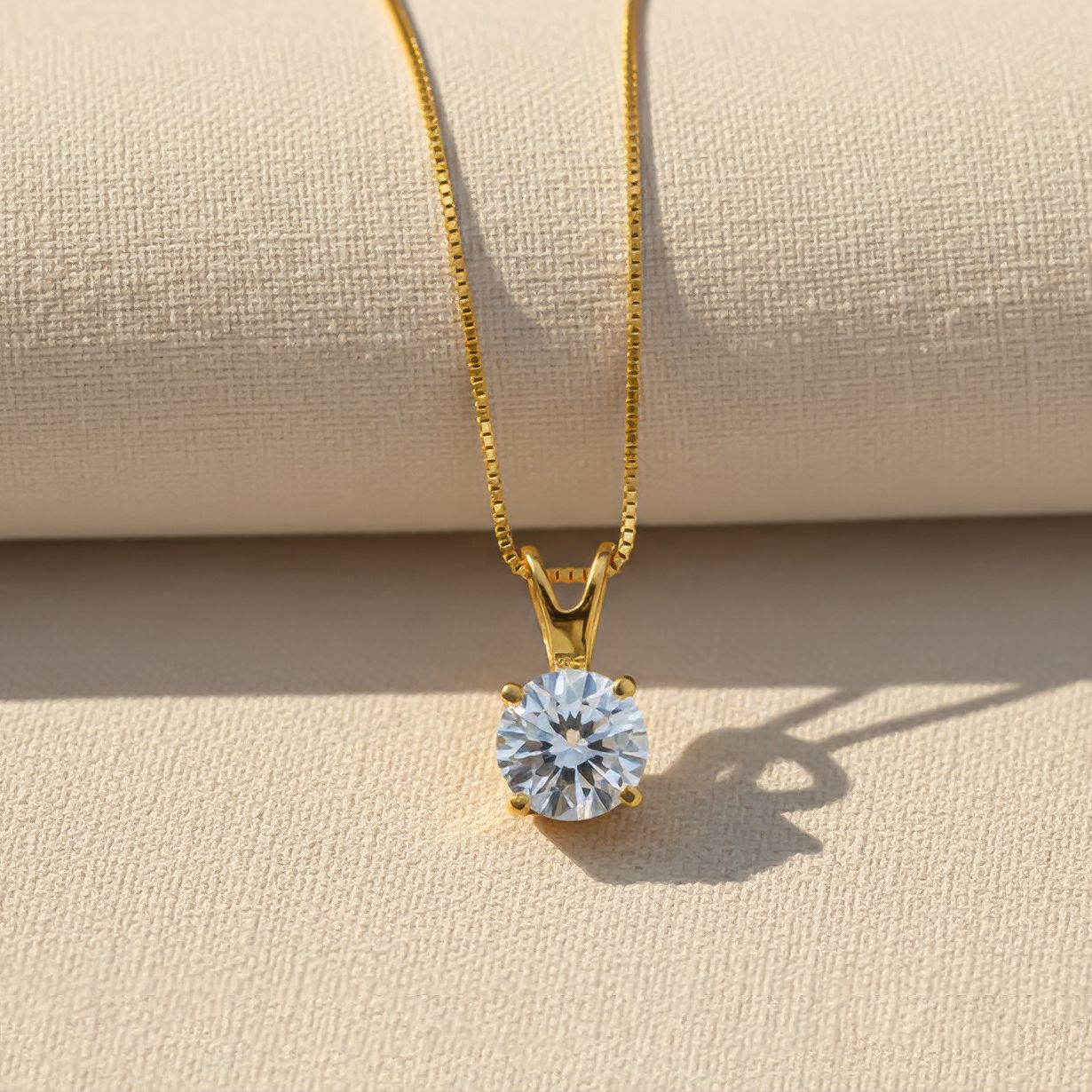 Silver Round Classic Pendant With Chain