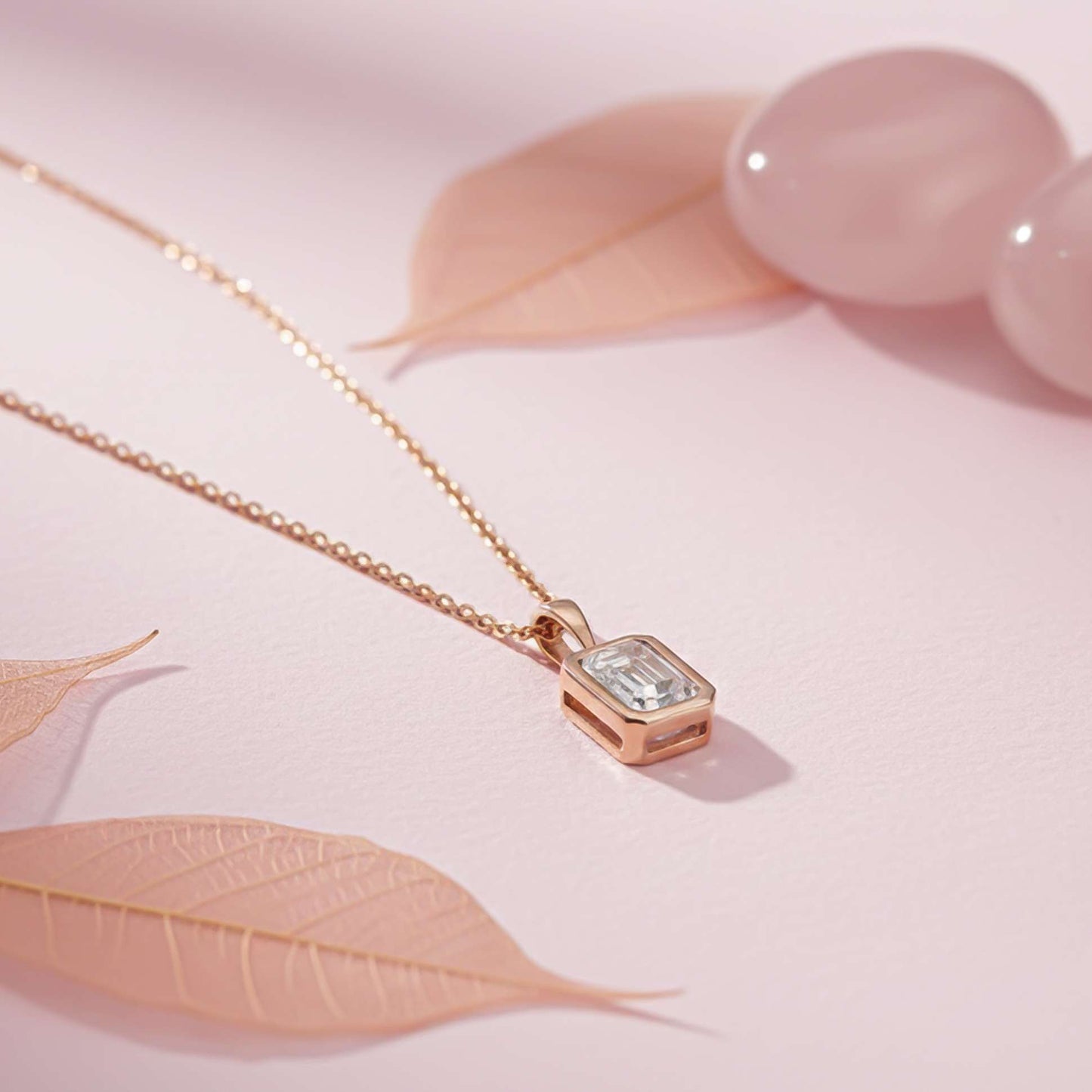 Silver Luxurious Emerald Solitaire Pendant