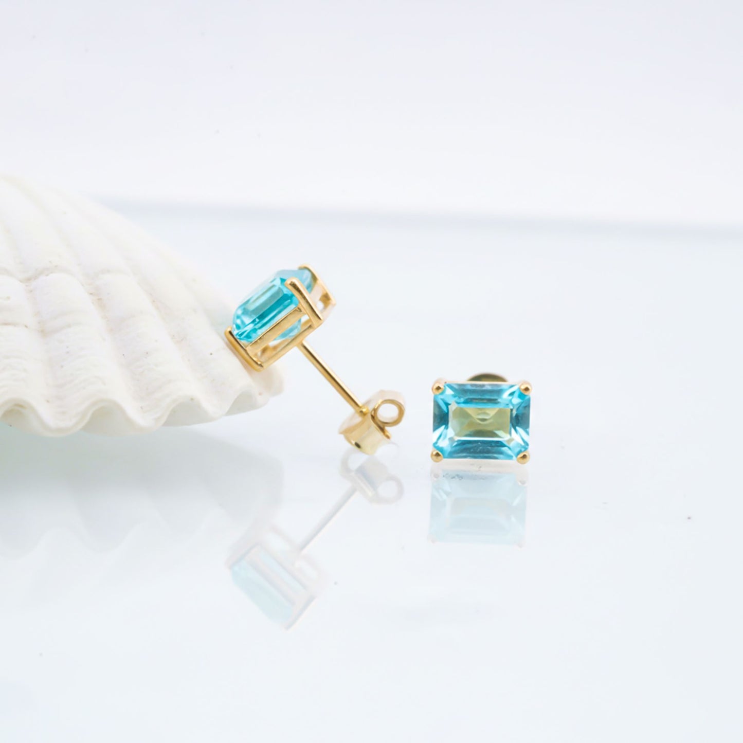 Silver Aqua Solitaire Stud Earrings